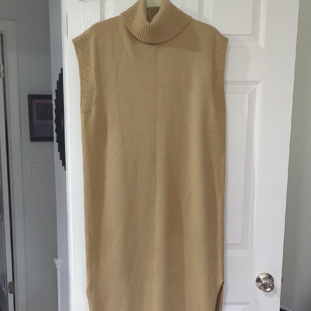 EUC Wayf Sleeveless Long Tan/Carmel Turtleneck Sweater/Duster L/XL